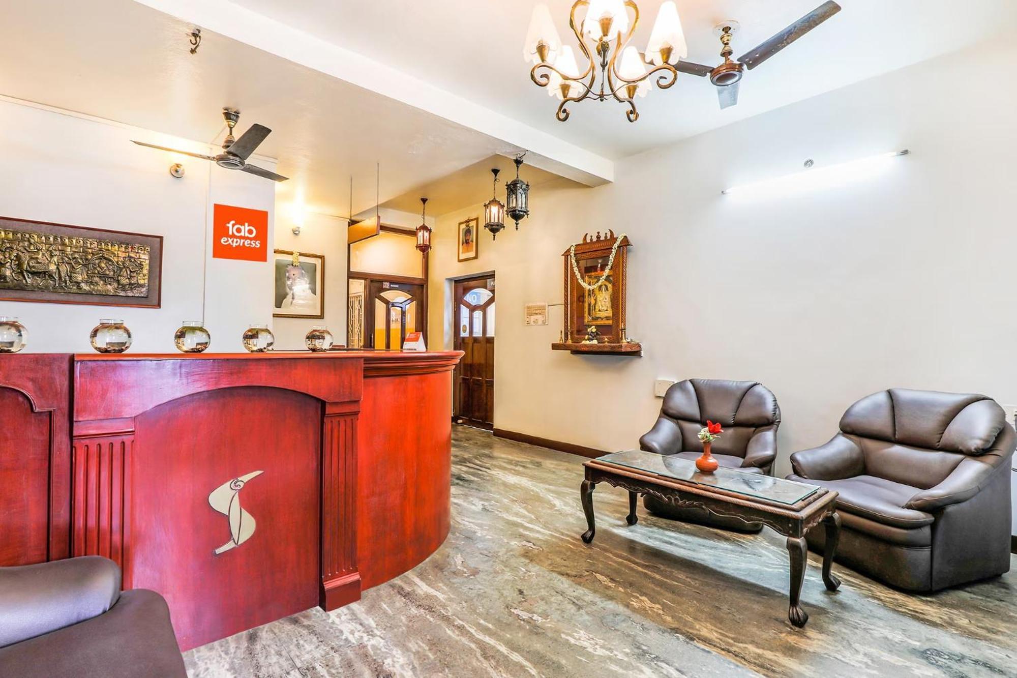Fabexpress Santhi Inn - 500 Meters From Promenade Beach Puducherry Buitenkant foto