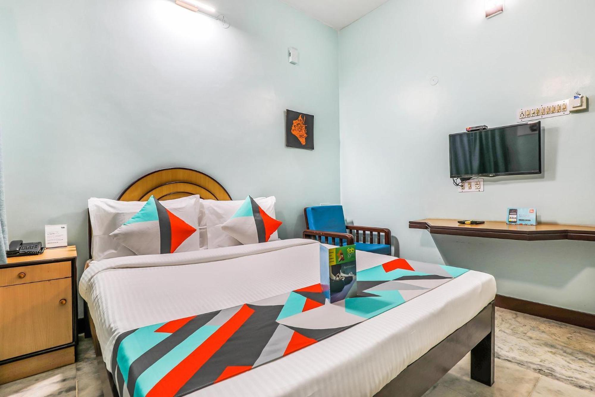 Fabexpress Santhi Inn - 500 Meters From Promenade Beach Puducherry Buitenkant foto